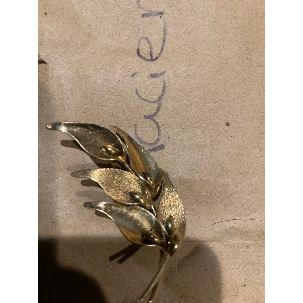 Vintage Krementz Gold Filled Leaf Brooch Textured Botanical Pin Mid Century